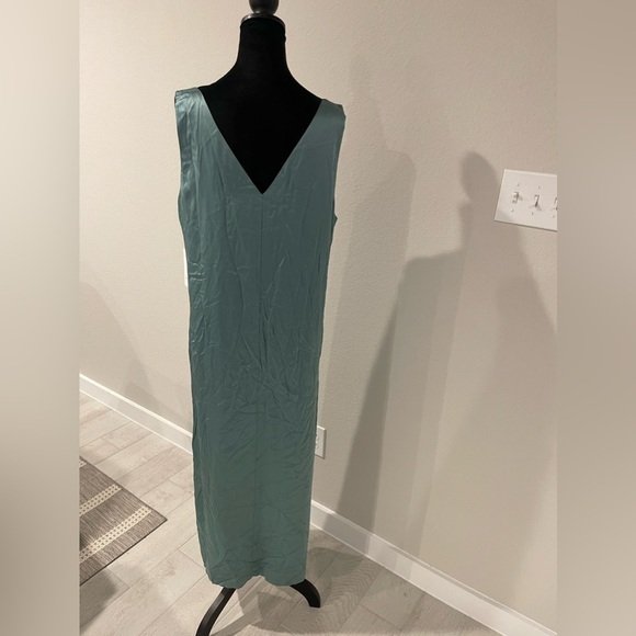 NWT Reformation Lian‎ 100% Silk sleeveless Dress - Picture 5 of 9